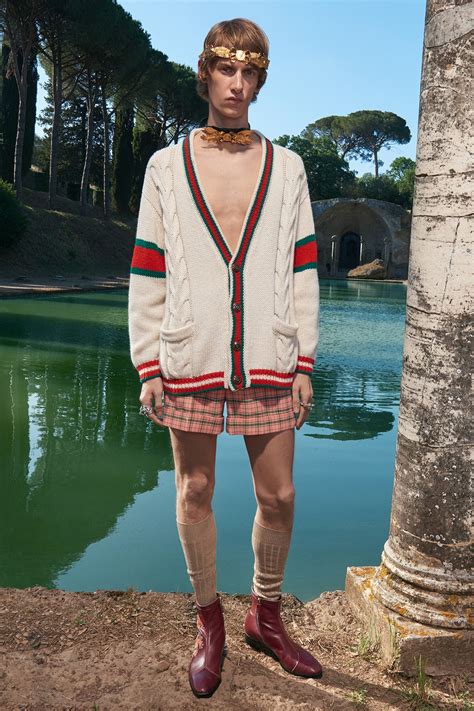 gucci costumi uomo 2018|Gucci Cruise's 2018 Menswear Collection .